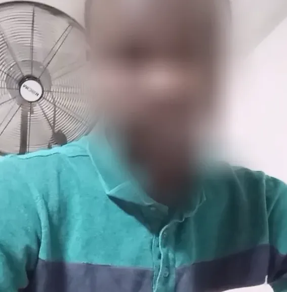 Ayse, 25