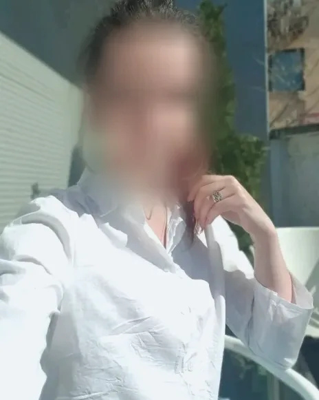 Ayse, 32