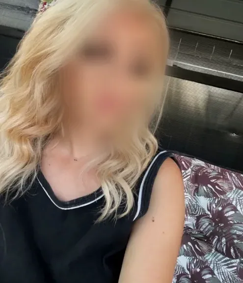 Elena, 30
