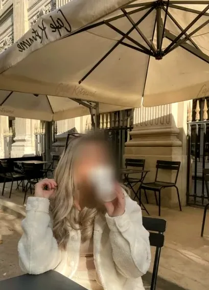 Emma, 32