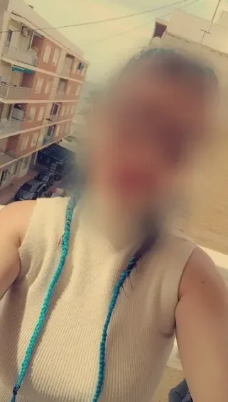 Emma, 32