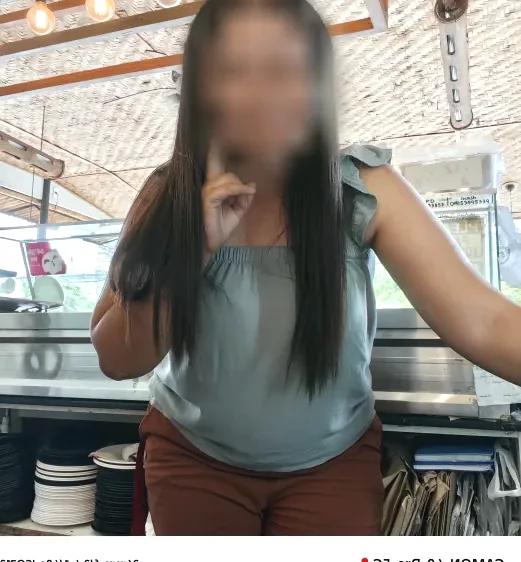Larissa, 33