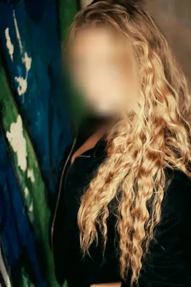 Leonie, 29
