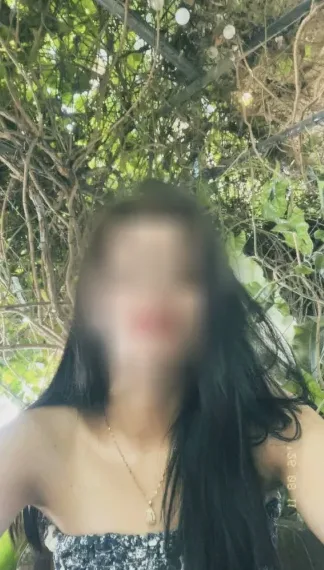 Saskia, 24