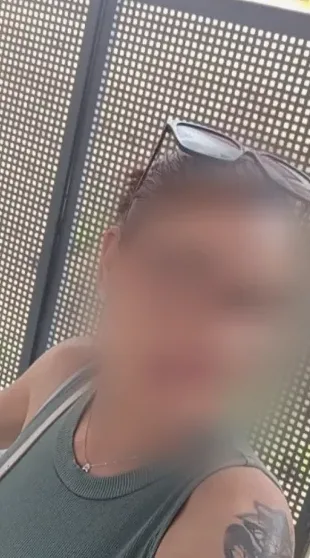 Simone, 38